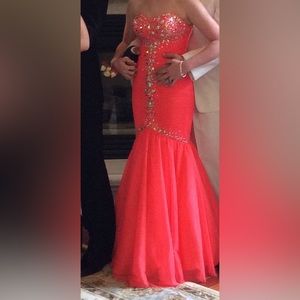 EUC Womens size 2 Beyond prom dress from David’s bridal